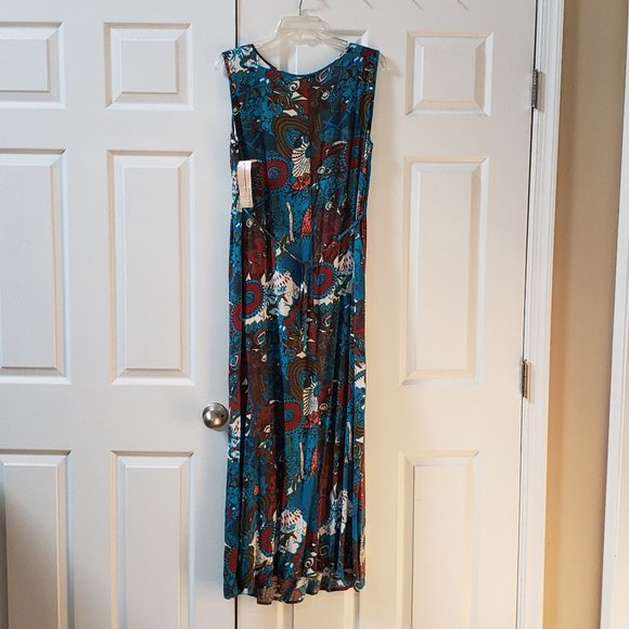 Women's dress - Picture 3 of 8